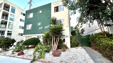 Building Photo - 122 Junipero Ave