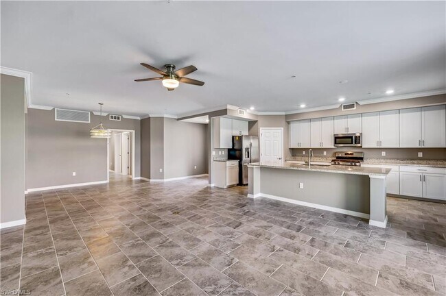 Building Photo - 15927 Grassland Ln