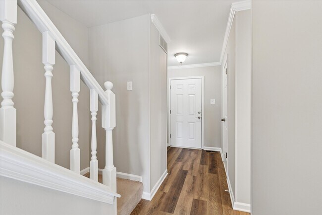 Building Photo - 214 Troon Ct