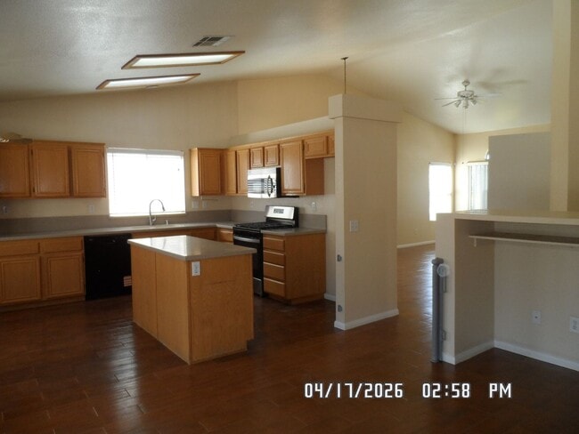 Building Photo - 3 Bedrooms, 2 Bathrooms, approx. 1392 sq. ft., 2 Car Garage, Covered Patio, Fenced, Play house,