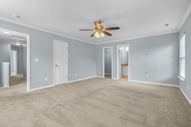 Building Photo - 426 W 28th St