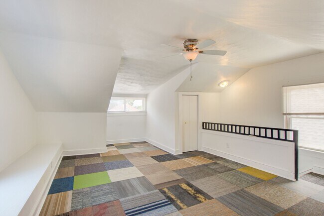 Building Photo - 6 Bed, 1.5 Bath Home in Granby School Dist...