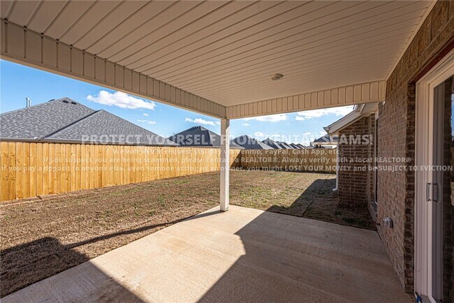 Building Photo - 411 Coconut Ln