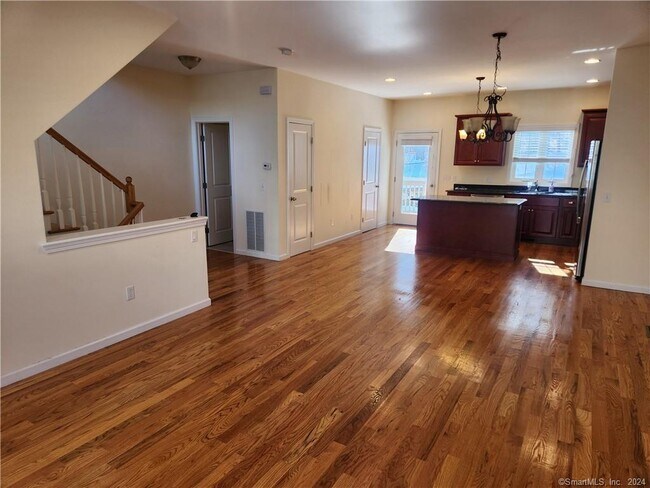 Building Photo - 13 Oak Branch Dr