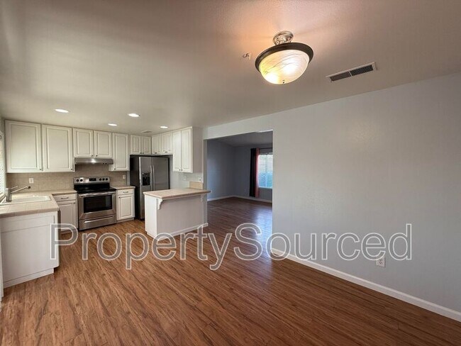 Building Photo - 1708 Applegate Dr