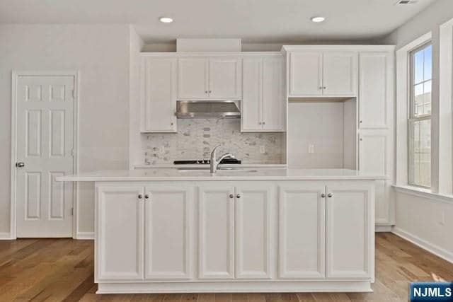Building Photo - 7 Leahy Dr