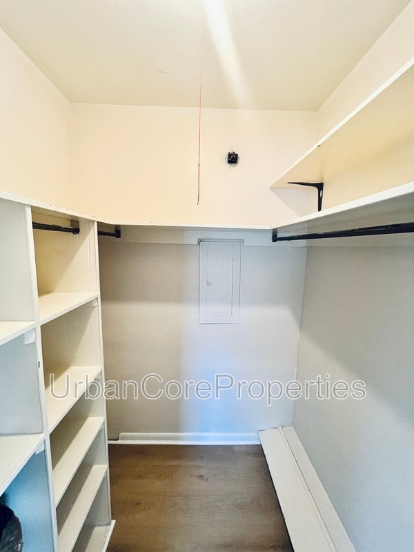 Building Photo - 115 7th Ave N