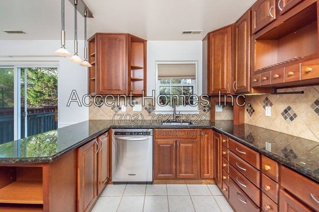Building Photo - 6509 China Grove Ct