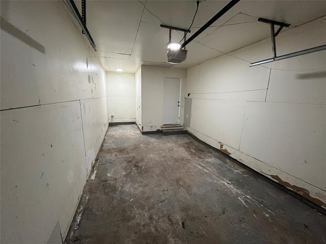 Building Photo - 577 W 6th St