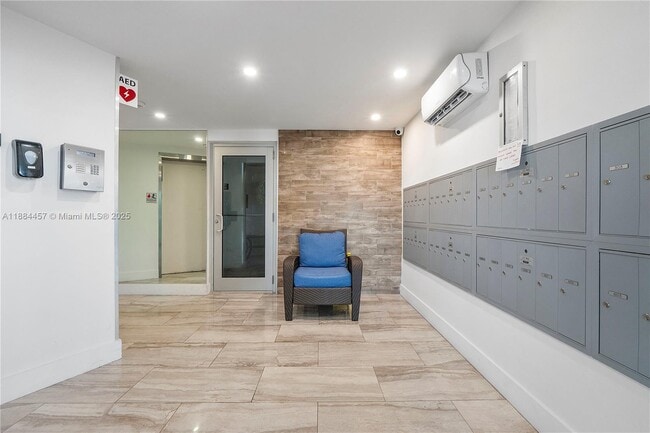 Building Photo - 3199 S Ocean Dr