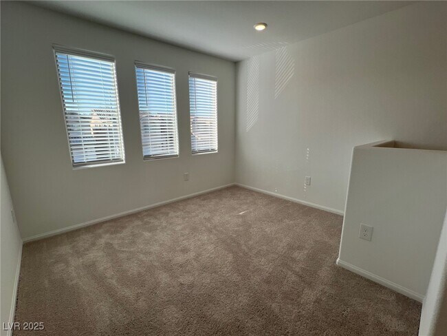 Building Photo - 7470 S Pioneer Way