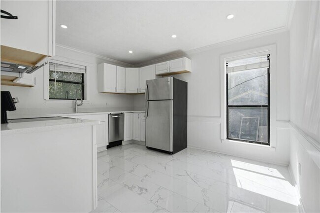 Building Photo - 129 Sandalwood Cir