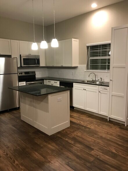 B upstairs kitchen - 445 N Woods St