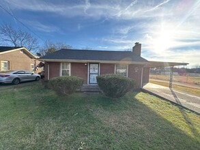 Building Photo - 722 Minor St