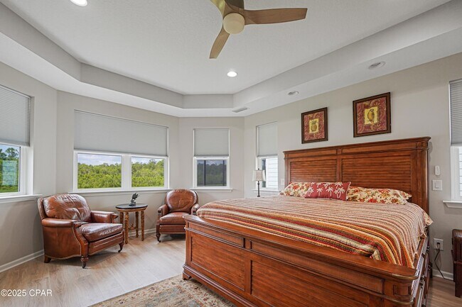 Building Photo - 9431 Paradise Dr