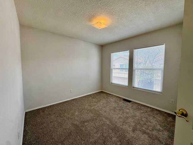 Building Photo - 4361 Altura Vista Ln NE