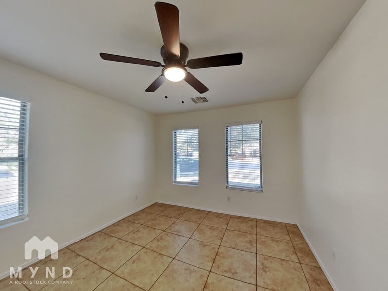 Building Photo - 3110 S 100th Dr