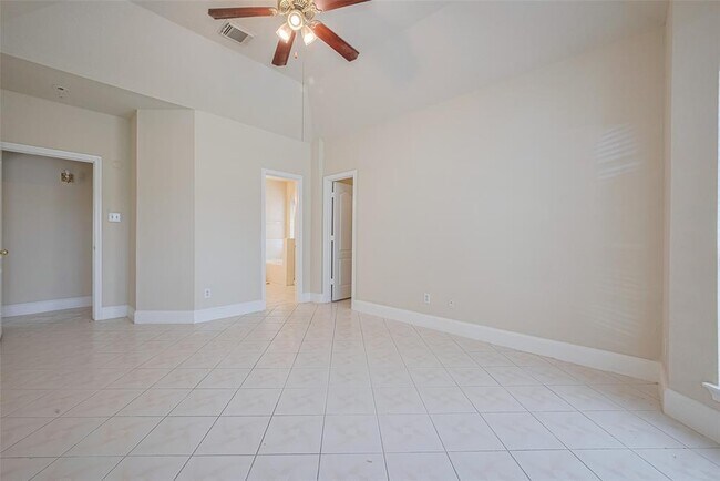Building Photo - 14203 Torrey Village Dr