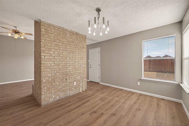 Building Photo - 4251 Southchase Ln