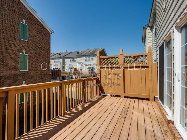 Building Photo - 14930 Ballantyne Village Way