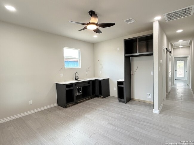 Building Photo - 3274 I-35