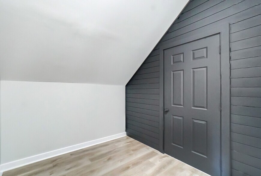 Office space - 102 S Liberty St