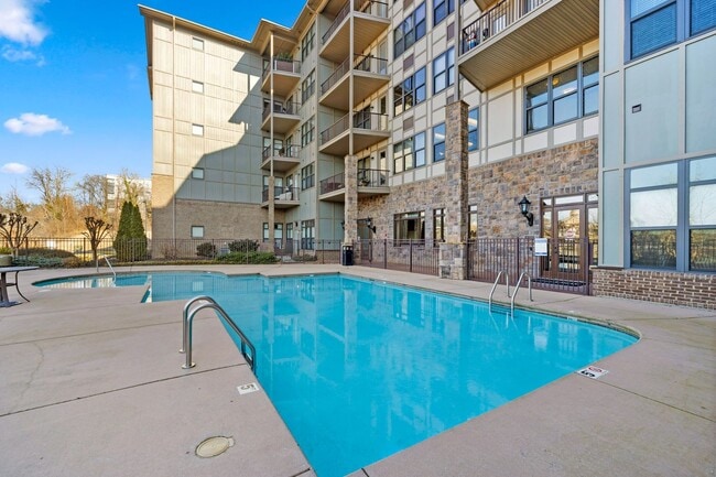 Building Photo - CityView at Riverwalk - Available January 2026! Gorgeous UNFURNISHED 2 bed/w 2 bath (both ensuite...