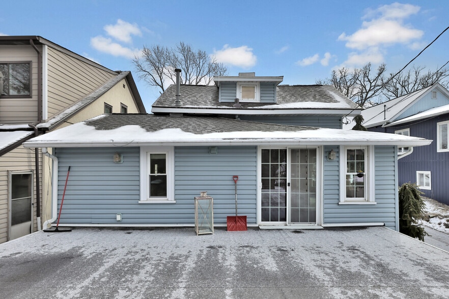 Building Photo - 87 Quail St
