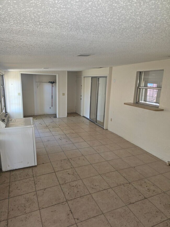 Building Photo - 3-Bedroom, 2-Bathroom Home in Spring Hill | ***(MOVE-IN SPECIAL/50% OFF 2ND MONTH)***