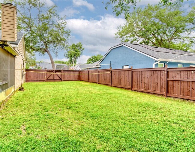 Building Photo - 848 Bucksaw Pl