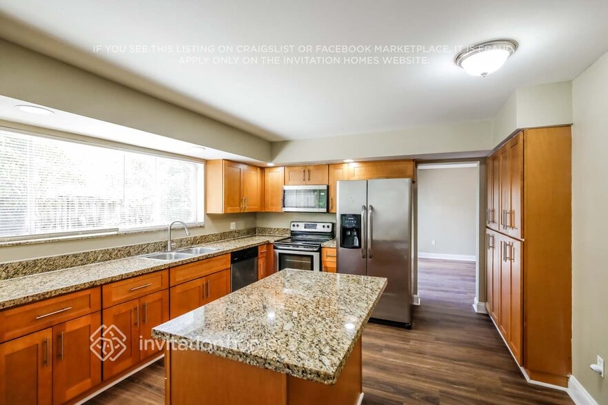 Building Photo - 9436 SW 146th Ct
