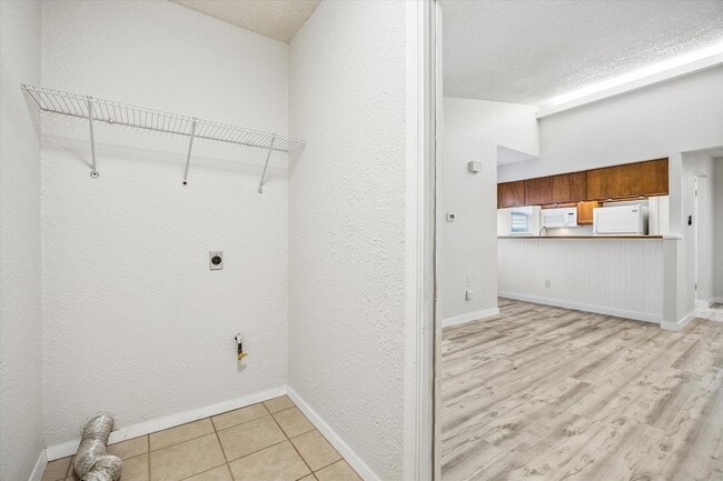 Building Photo - 904 Sirocco Dr