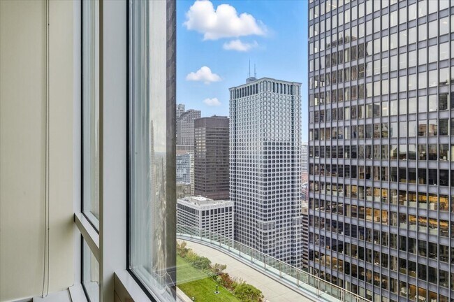 Building Photo - 401 N Wabash Ave
