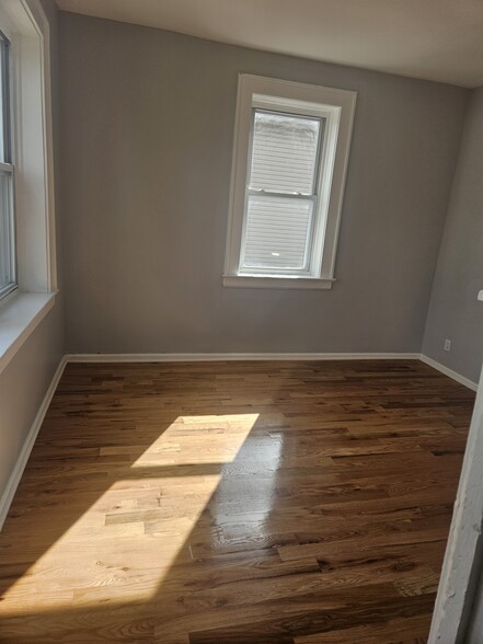 Front bedroom - 291 Tremont Ave