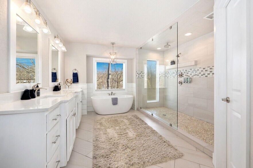 Building Photo - 2104 Almand Dr