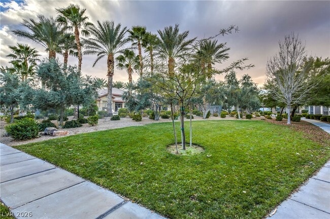 Building Photo - 8000 W Badura Ave