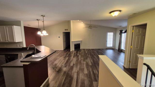 Building Photo - 5203 Chesapeake Cir