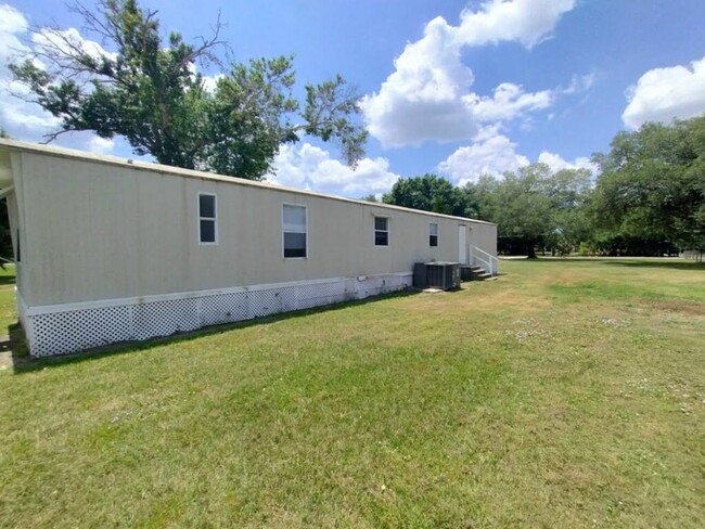 Building Photo - 2702 NW 50th Ave