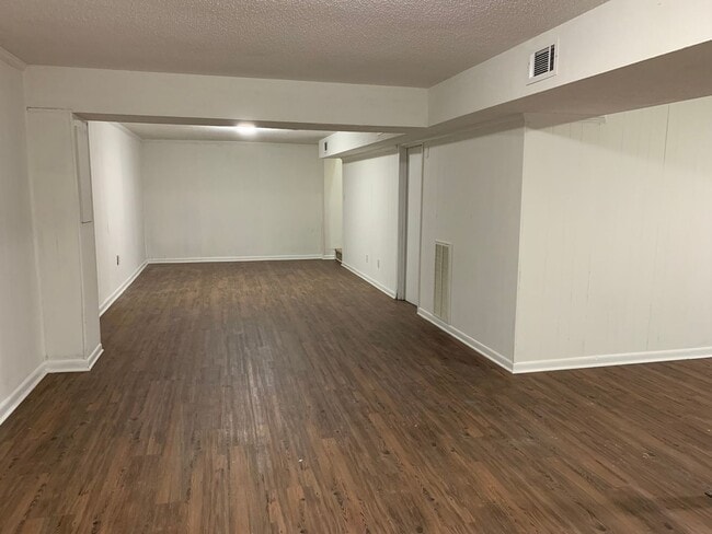 Building Photo - 3 bedroom & office -2 baths -2 car carport - washer/dryer hook ups - Den and formal living room- ...