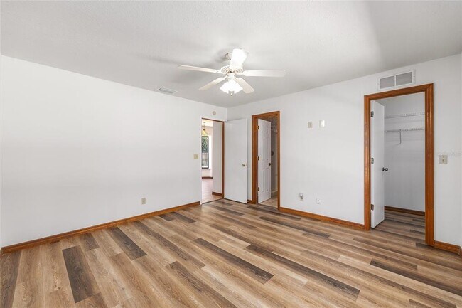 Building Photo - 6057 SE 39th Ave