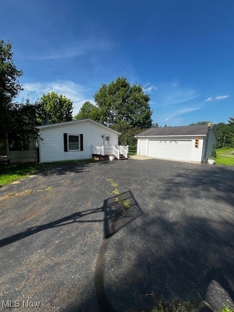 Building Photo - 179 Valley Rd