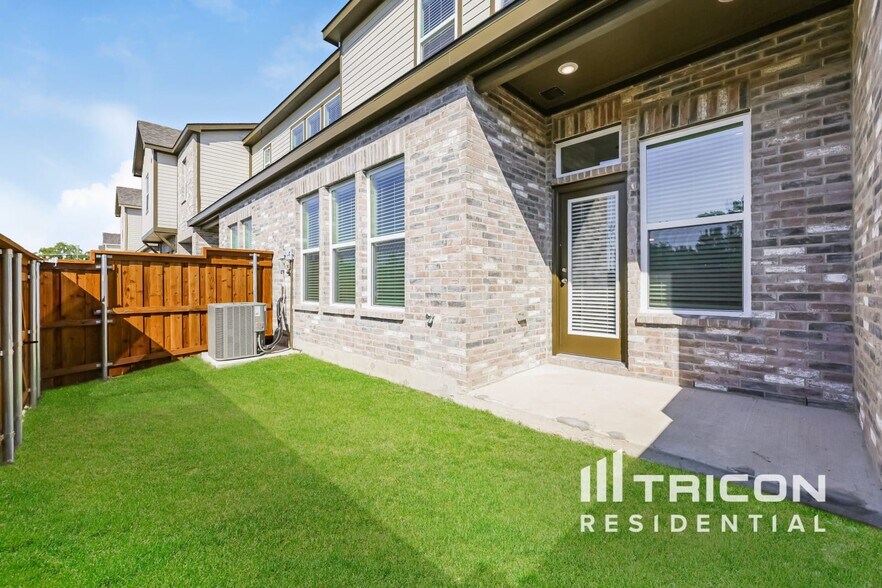 Building Photo - 5460 Sandstone Dr