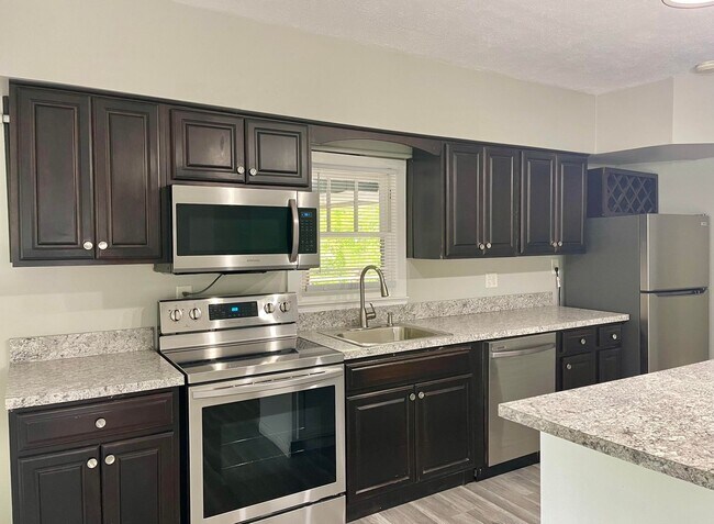 Building Photo - Move-In March & Get 50% Off Your First Month! Charming 2-Bed Northside Home!