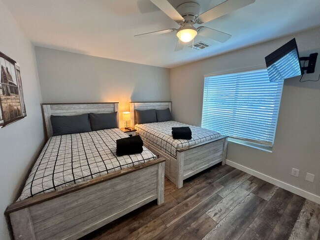 Building Photo - Beautiful fully furnished 4-bedroom, 2.5-bath home located near downtown Gilbert!