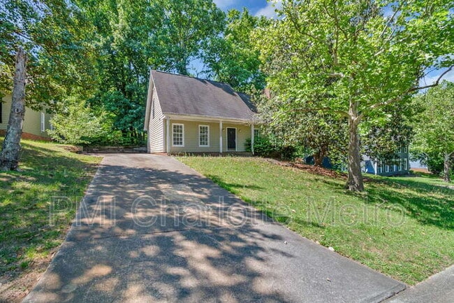 Building Photo - 10800 Whittersham Dr