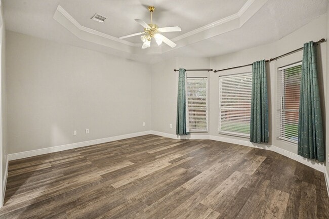 Building Photo - 3808 Armand Dr