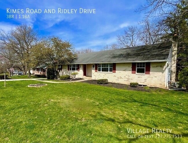 Building Photo - *** Available mid-June! *** Large, remodel...