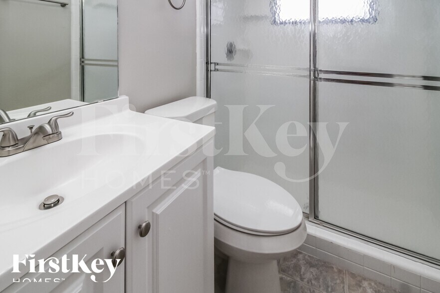 Building Photo - 836 Sylvia Dr