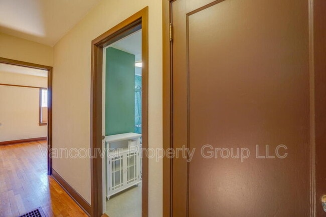 Building Photo - 2814 H St