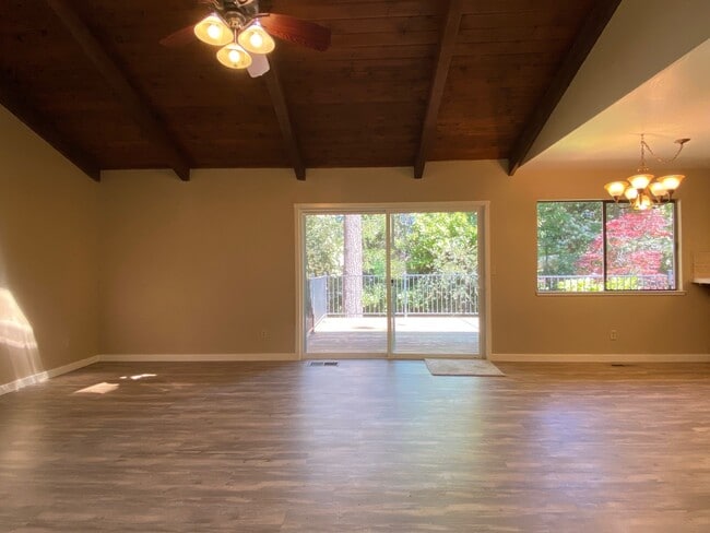 Building Photo - 10959 Alta Sierra Dr